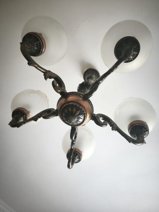 Lampa sufitowa , żyrandol.