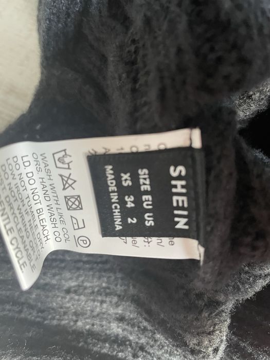 Sukienka swetrowa, prążkowa idealna na zimne dni