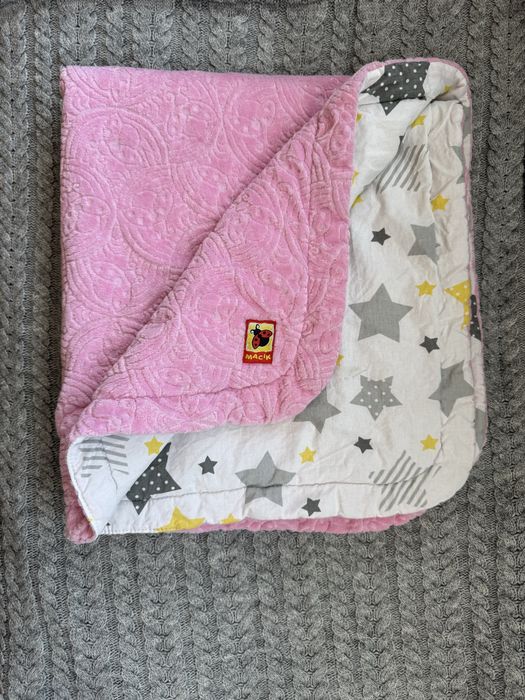 Нарядный костюм на девочку, и два одеялка