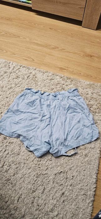 Niebieskie krótkie spodenki Esmara 42