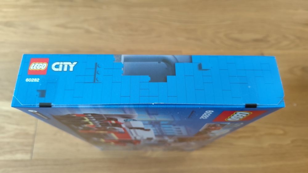 LEGO City 60282 Strażacka jednostka dowodzenia