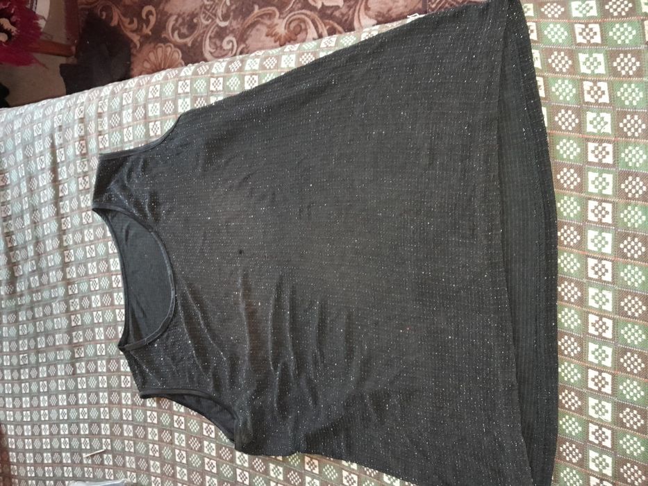 Майка із блистінками