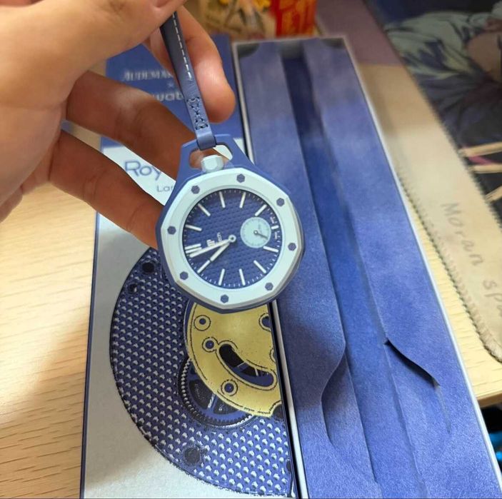 Zegarek Swatch AP Royal Pop Lan Ba SSX03L100N niebieski stan dobry