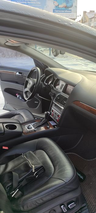 Продам Audi Q7 quattro