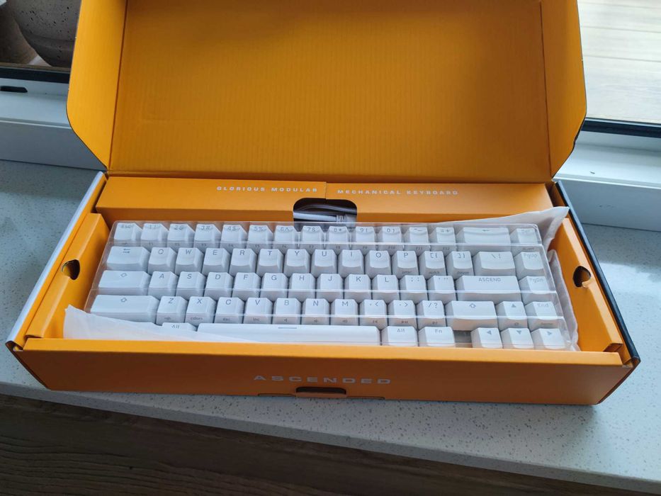 Klawiatura Glorious GMMK 2 Compact - Fox Linear - biała