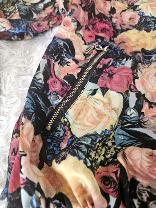 Bluza rozpinana w kwiaty