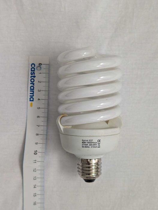 lampa studyjna E27 2680lm 2700K