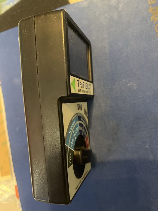 Miernik pola elektromagnetycznego