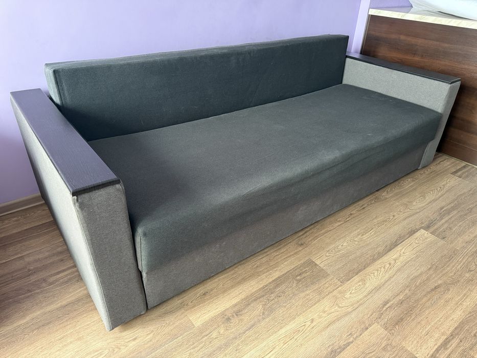 Диван сірий 160х180