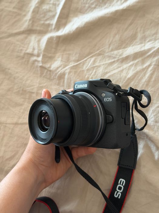 Máquina fotográfica Canon R100