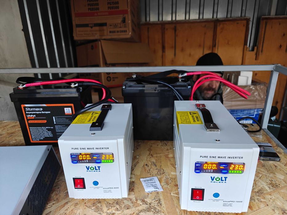 Sturmax PSM952430 Інвертор 24В 3000 ВA в комплекті  2батареями lifepo4