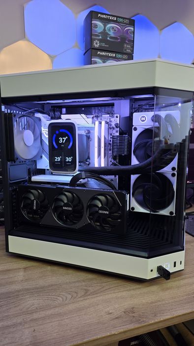 Gaming R9 9950 X3D 32GB 2TB RTX 5080 Hyte Y60 Win 11Pro