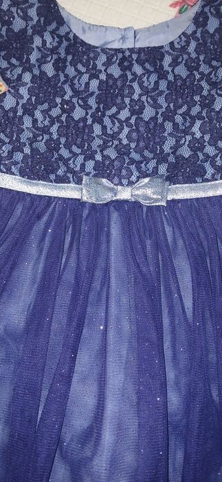 Сукня дитяча святкова, на вік 4 роки