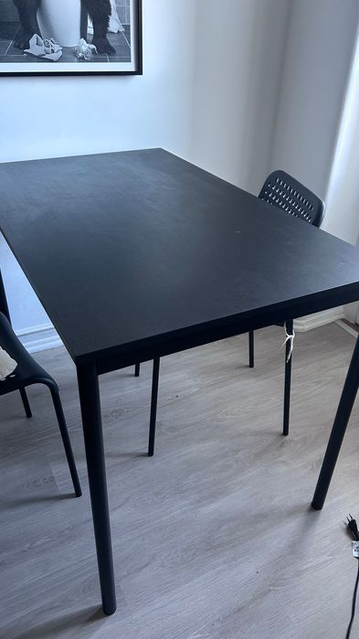Mesa de jantar , mesa de centro e candeeiro de pé