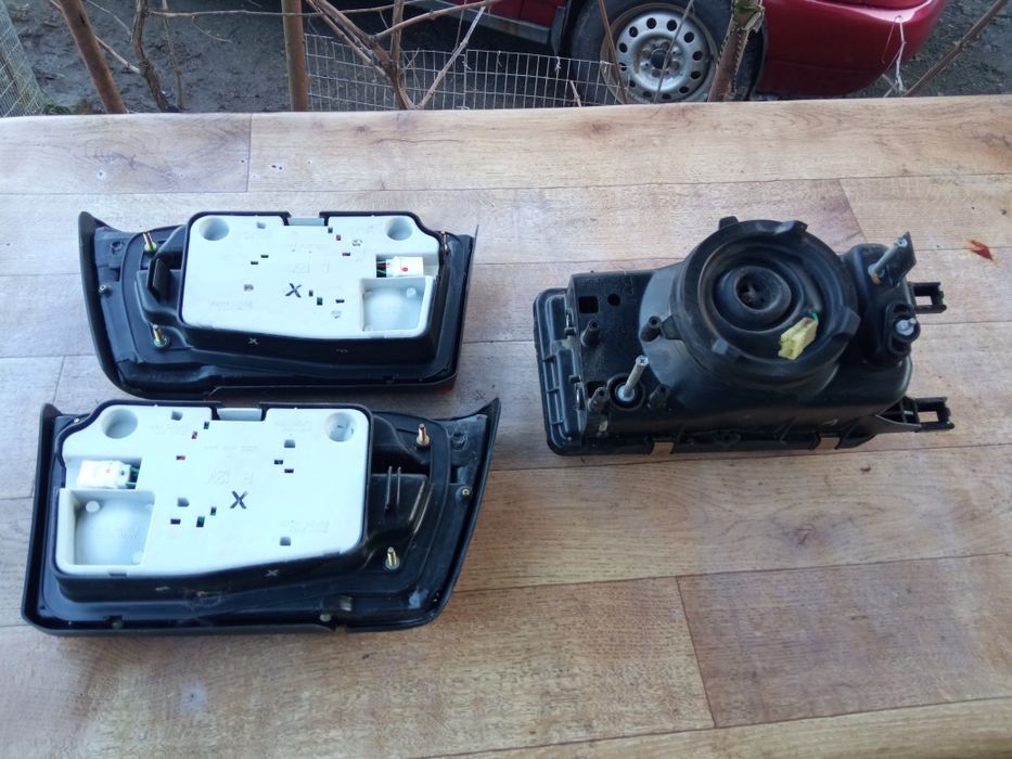 Nissan Sani фара и стопы