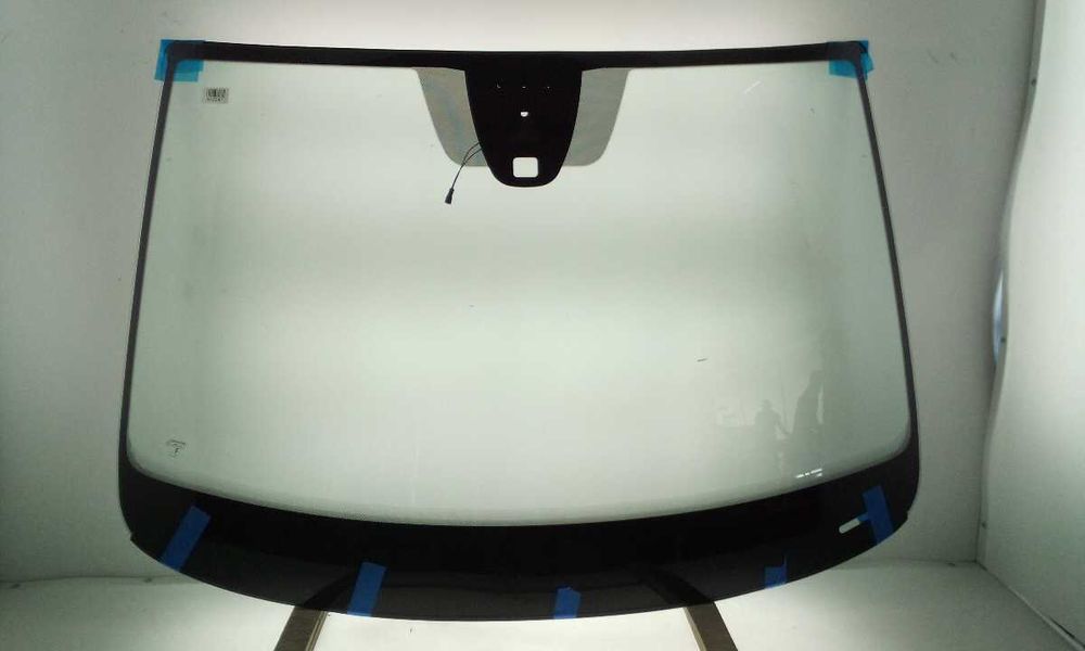 Szyba samochodowa przednia czołowa używana VW VOLKSWAGEN DOWÓZ