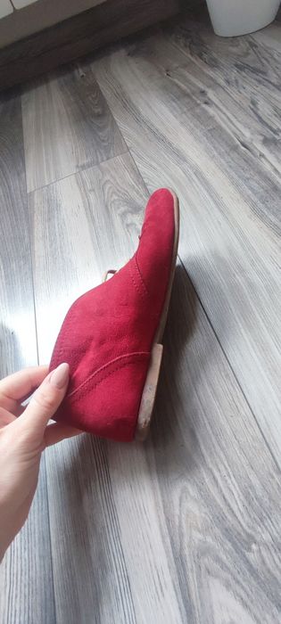 Buty czerwone zamsz półbuty