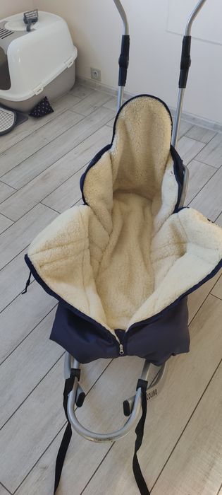 Sanki metalowe Piccolino z oparciem, pchaczem i zdejmowanym śpiworem