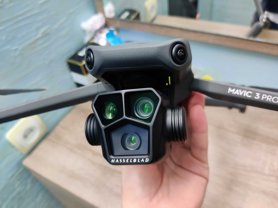 Дрон DJI Mavic 3 Pro квадрокоптер drone Mavik Мавік мавік 3 про