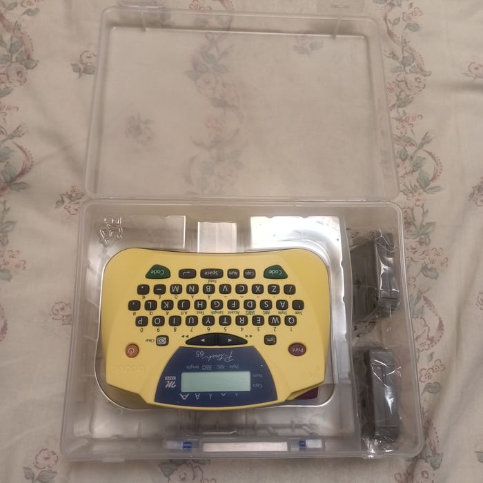 Brother PT-65 P-touch Home and Hobby Этикет-принтер с ЖК-экраном.