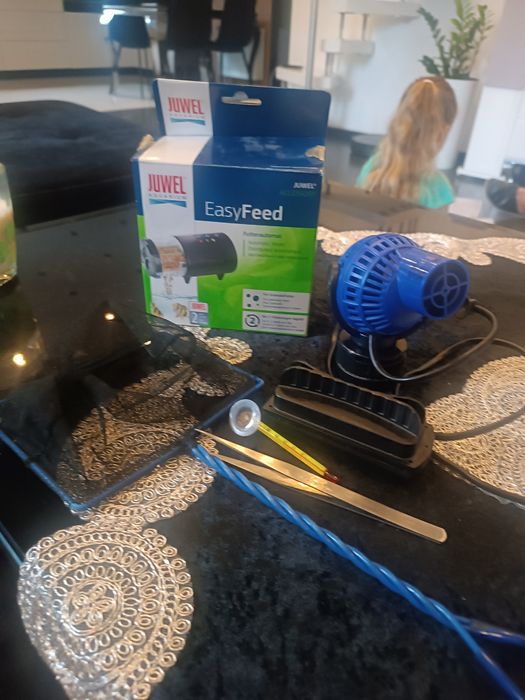 Karmnik elektryczny juvel, falownik