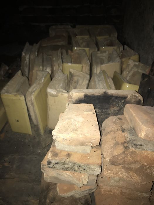 Kafle z rozebranego pieca kaflowego - kafle piecowe