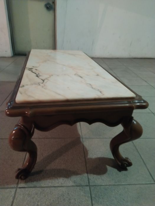 Mesa com pedra mármore