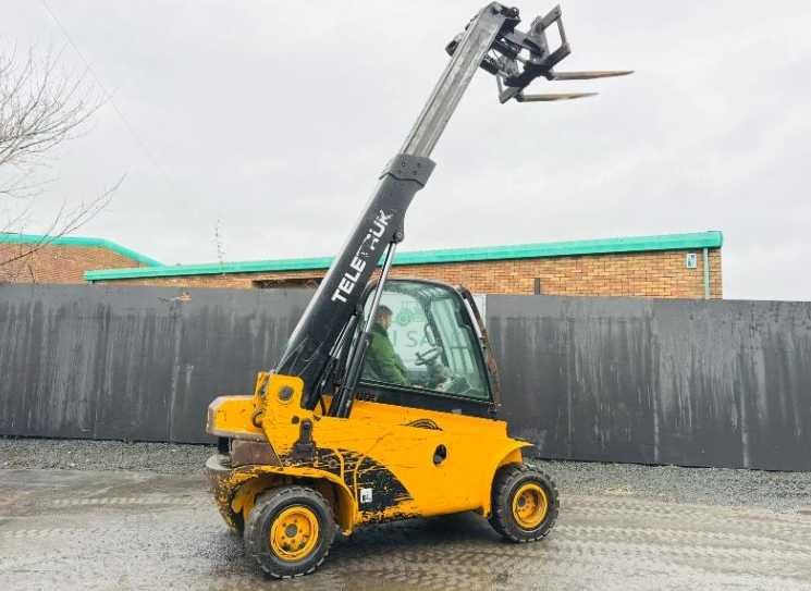 Телескопічний навантажувач JCB TLT 35D 4X4 + відео роботи