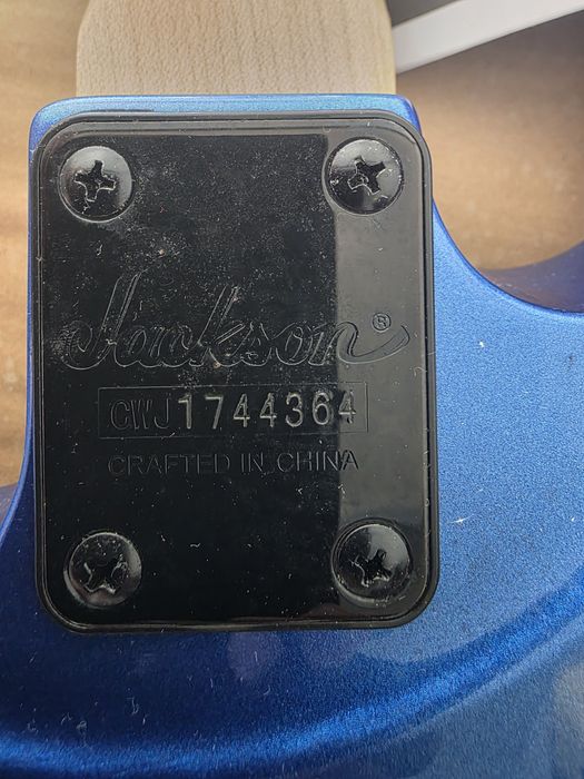 Guitarra Jackson Dinky de 2017