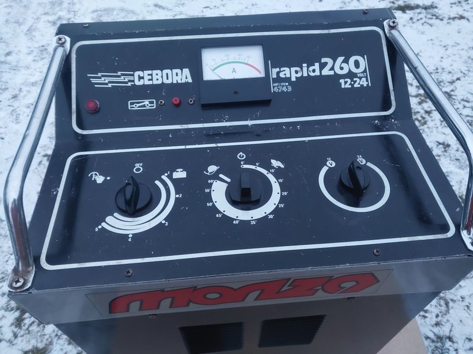 Prostownik/urządzenie rozruchowe.