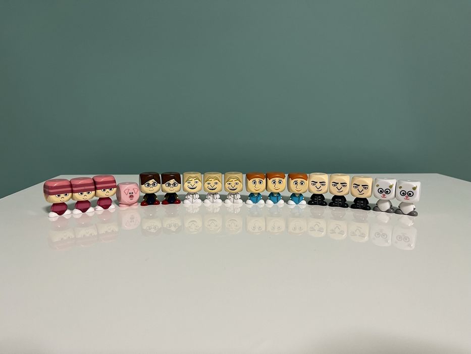 Колекція фігурок кіндер гадкий я Італія