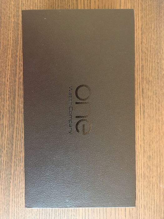 Relógio ONE Gallant com botões de punho