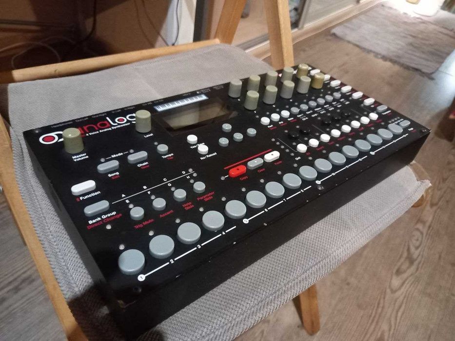 Аналоговий сінтезатор Elektron Analog 4