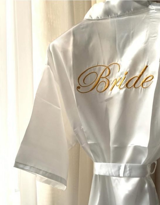 Білий атласний халат для нареченої XS