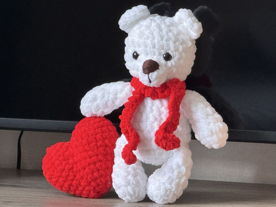 Игрушка  плюшевый мишка