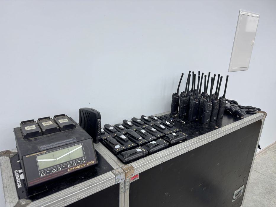 15x MOTOROLA GP340 zestaw krotkofalowek stacja ladowarka sluchawki