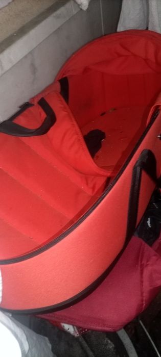 2 berços Chicco 10eur.