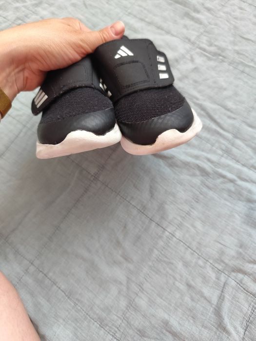 Легенькі дитячі кросівки Adidas