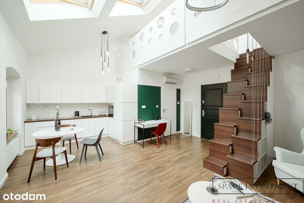 Loft Above the Rooftops for quiet living
