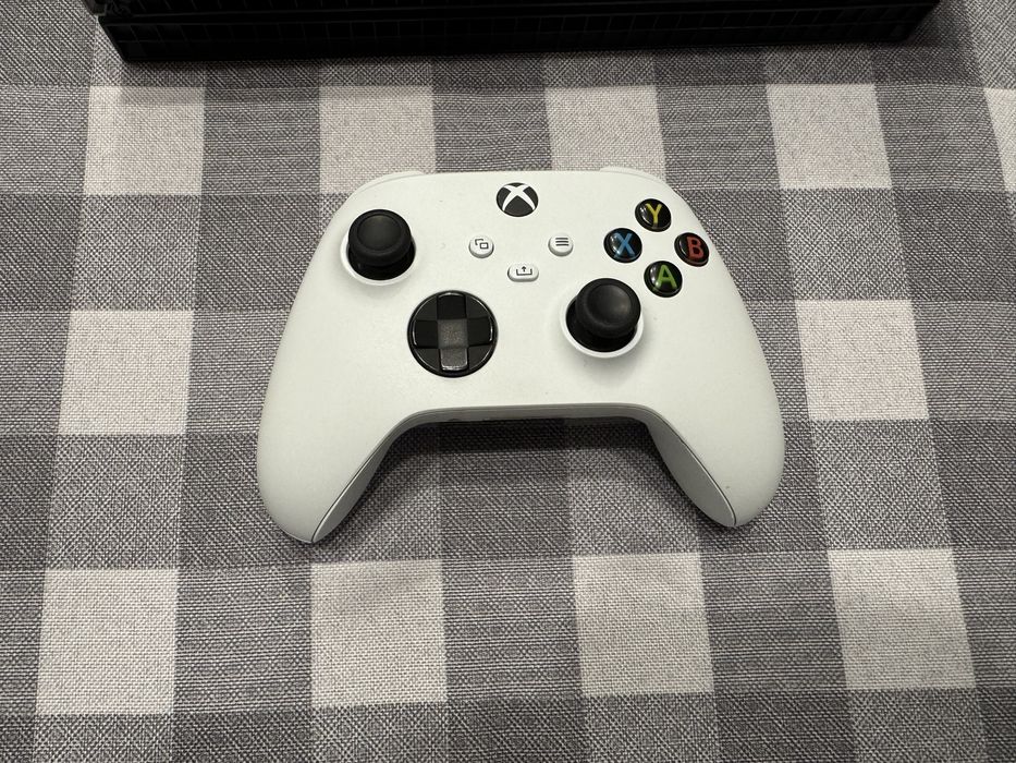 Xbox One  X 1TB limitowana Gears of War + Kinect - gwarancja