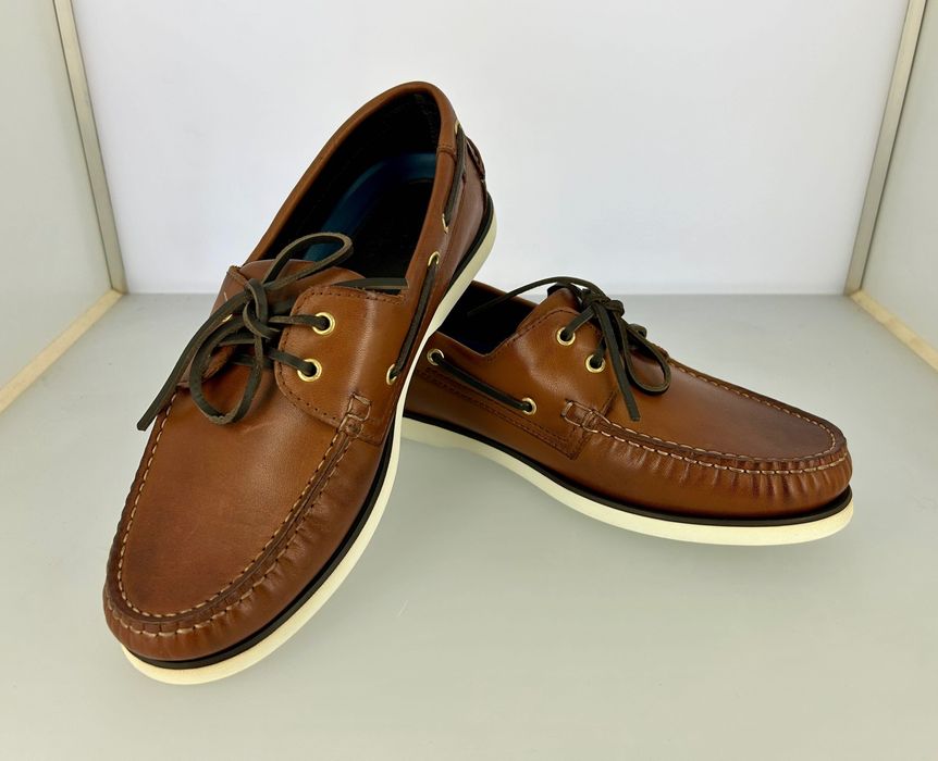 Sapatos “vela” desportivos novos