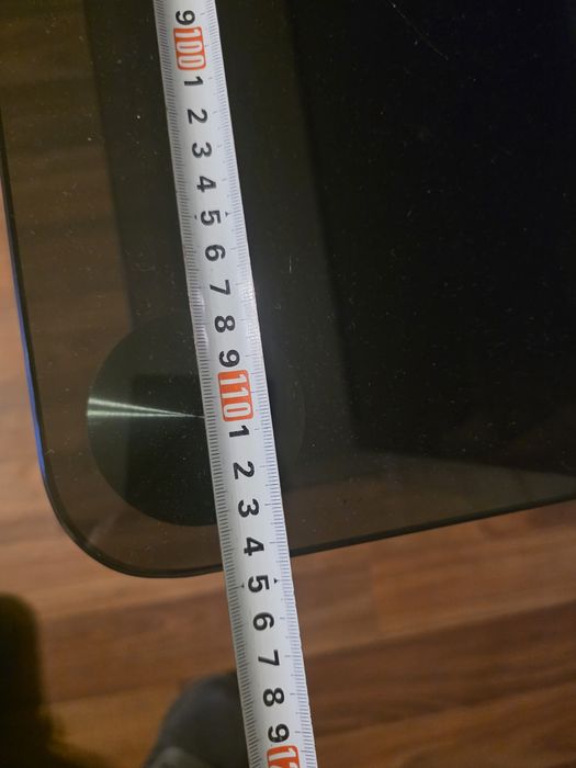 Большой телевизор Samsung с тумбой