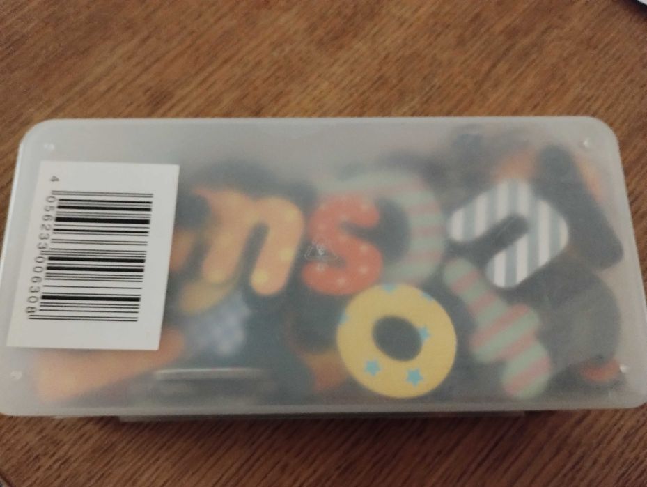 Puzzle magnesy  literki alfabet na lodówkę