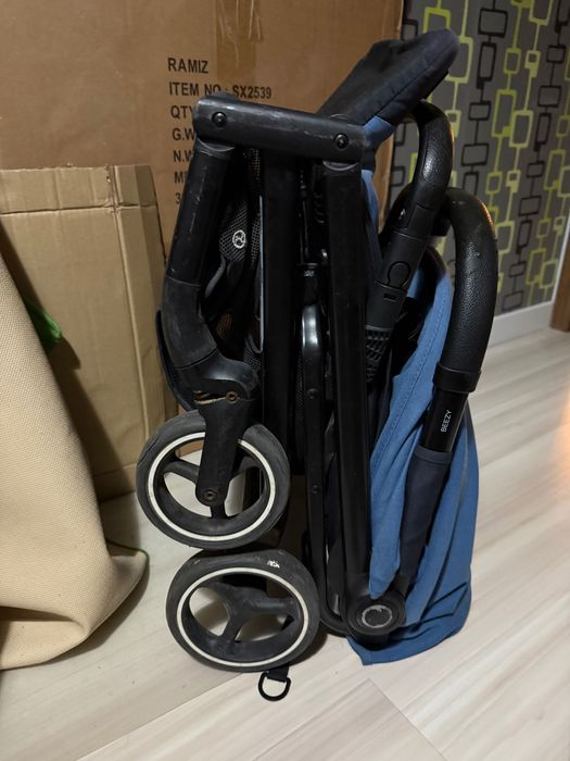 Cybex Beezy • lekki wózek spacerowy • składany jedną ręką