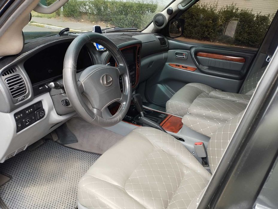 Lexus LX470 чёрный газ бензин