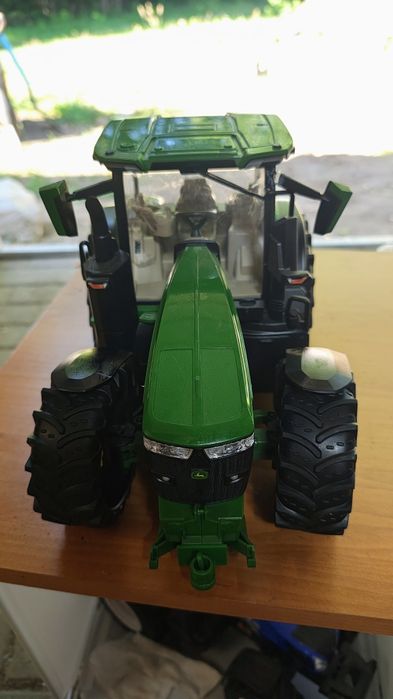 Bruder traktor john deere