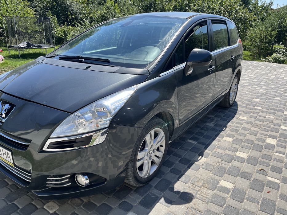 Peugeot 5008 1.6 дизель 2012 рік