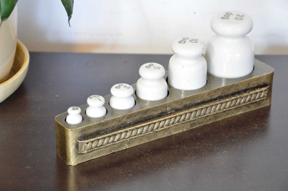 stare ceramiczne ODWAŻNIKI do WAGI szalkowej