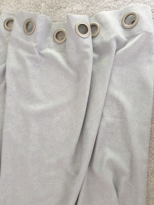 Zaslony szaro srebrne