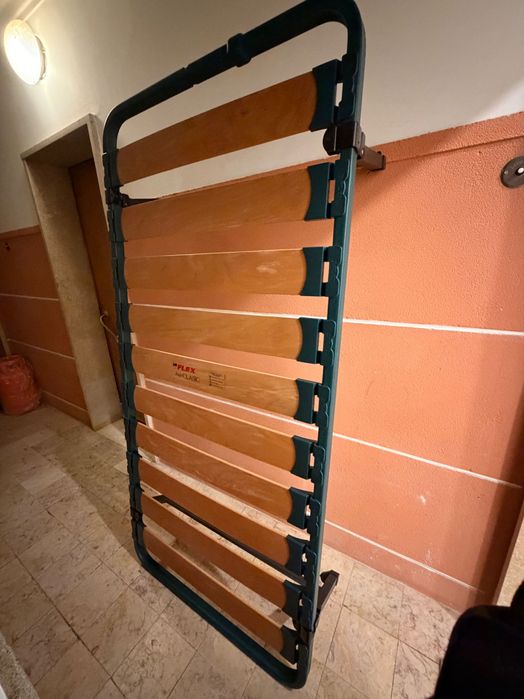 Estrutura de cama de solteiro